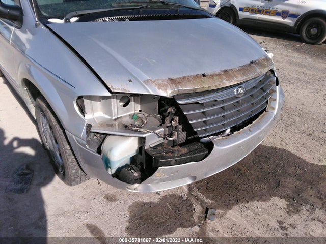 2C8GP64L05R543409 Chrysler Town & Country