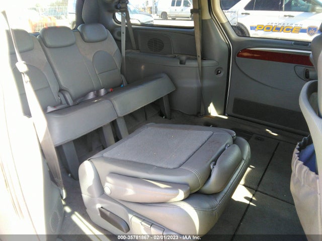2C8GP64L05R543409 Chrysler Town & Country