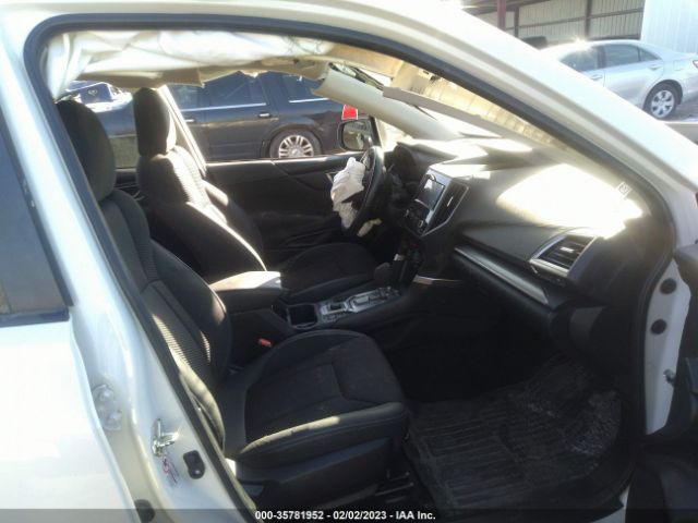 JF2SKAEC5KH518607 Subaru Forester Premium