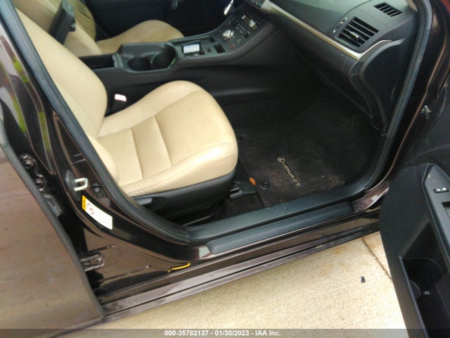 JTHKD5BH6B2008297 Lexus CT 200H