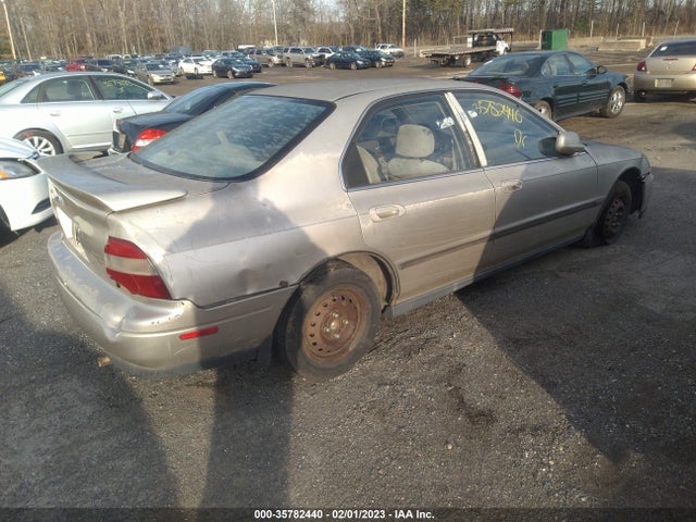 1995 HONDA ACCORD LX/EX VIN: 1HGCD5538SA071415