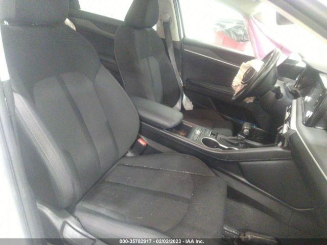 5XXG14J27NG136120 KIA K5 LXS