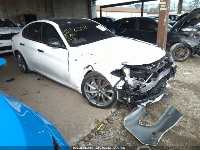 2022 Alfa Romeo Giulia, VIN: ZARFANBN2N7659151