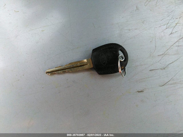 2001 KIA OPTIMA LX/SE VIN: KNAGD126415073304