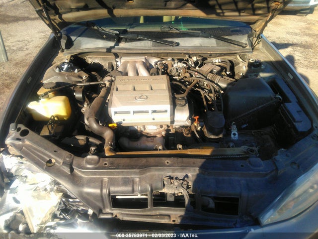 JT8BF22G3V5002752 Lexus ES 300 LUXURY SPORT SDN