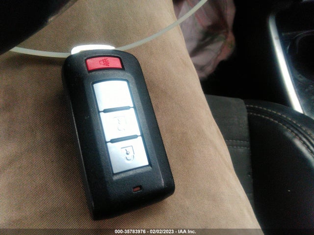 JA4AD3A32KZ044769 Mitsubishi Outlander Se