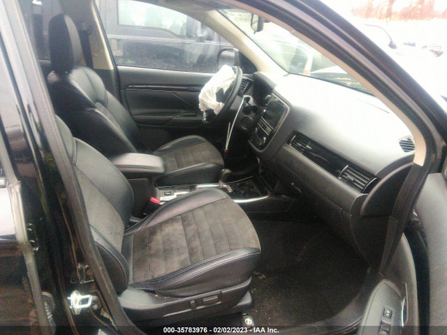 JA4AD3A32KZ044769 Mitsubishi Outlander Se