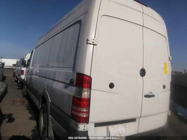 Freightliner Sprinter Cargo Vans 2014 WDYPE8DC7E5906082 Image 3