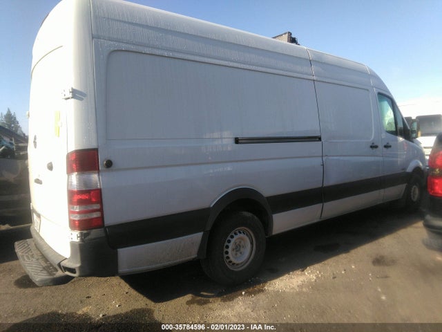 Freightliner Sprinter Cargo Vans 2014 WDYPE8DC7E5906082 Image 4