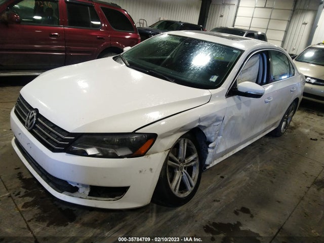 1VWBS7A3XEC047589 Volkswagen Passat Se W/sunroof
