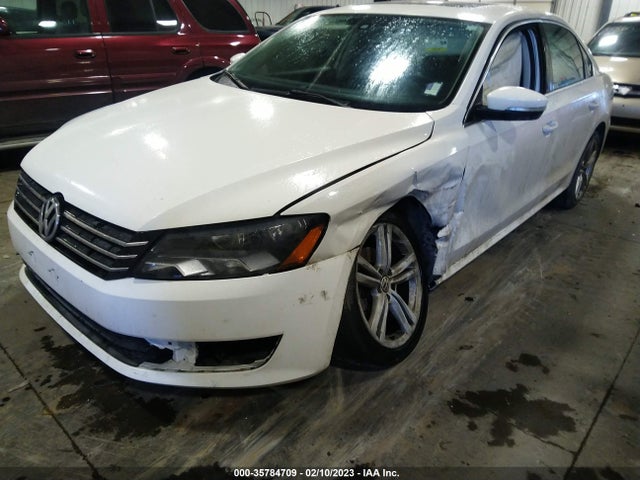 1VWBS7A3XEC047589 Volkswagen Passat Se W/sunroof