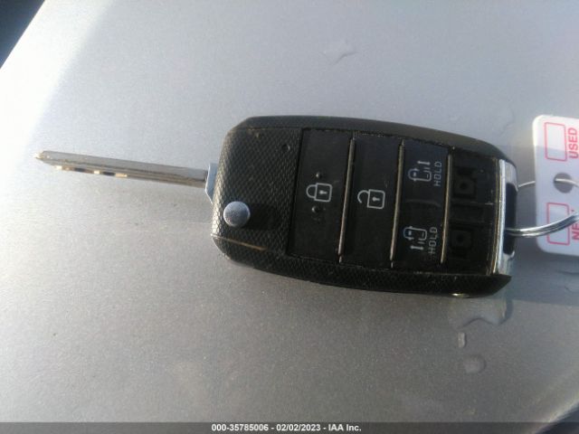 KNDMB5C10G6096703 KIA SEDONA LX