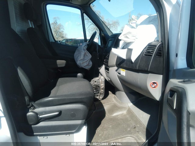 2014 Freightliner Sprinter, VIN: WDYPE7CC0E5877360