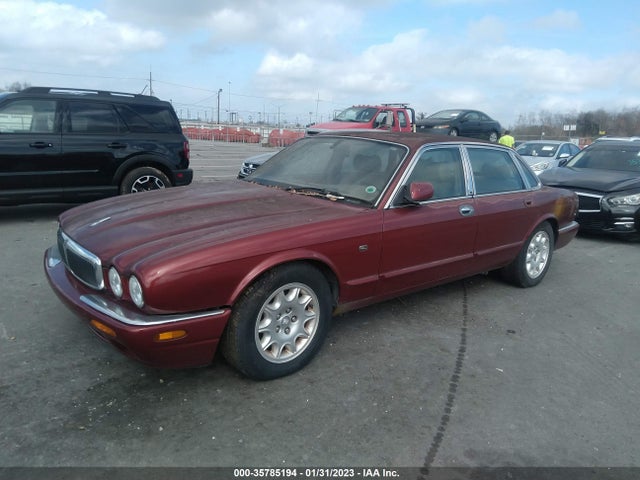 Jaguar XJ 2000 SAJDA14C1YLF11692 Image 2