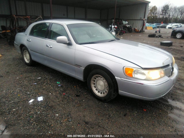 2001 1LNHM81WX1Y610690 main image