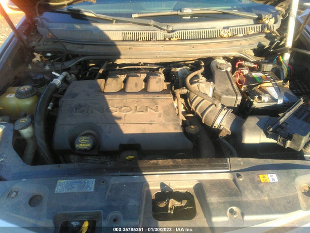 Lincoln MKT 2010 2LMHJ5AR0ABJ17961 Image 11