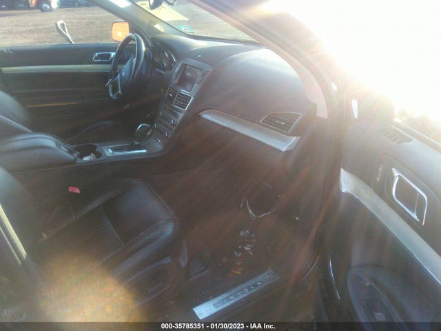 Lincoln MKT 2010 2LMHJ5AR0ABJ17961 Image 6