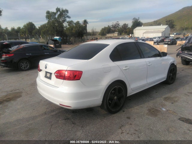 3VW2K7AJ1EM309786 Volkswagen Jetta Sedan S