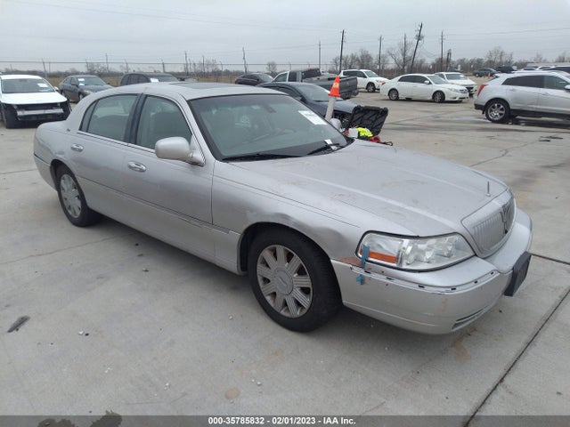 Lincoln Town Car Cartier 2003 1LNHM83W33Y660587 главное изображение