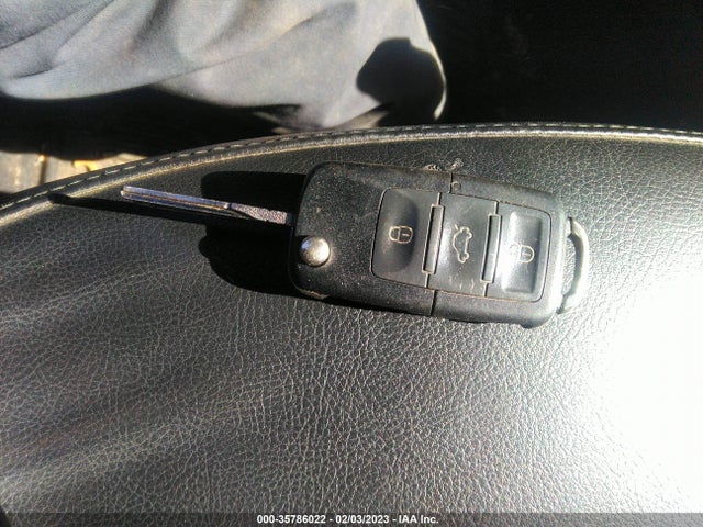 Volkswagen New Beetle 2009 3VWRG31C19M517330 Image 3