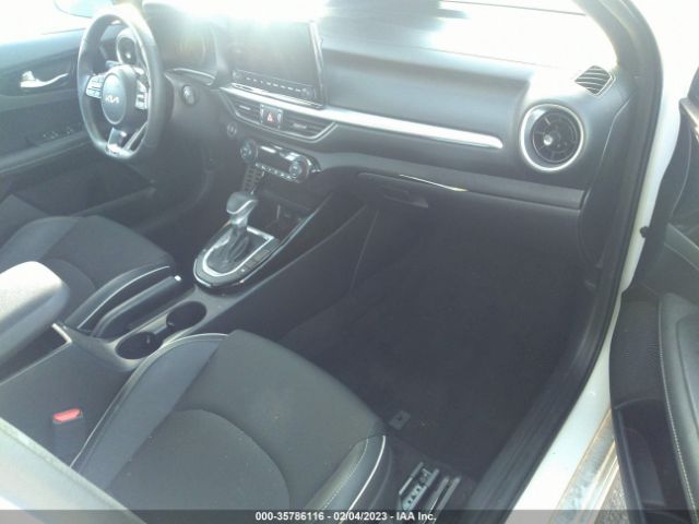 3KPF54ADXNE426863 KIA Forte Gt-line