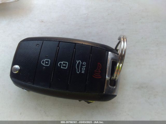 3KPFK4A75JE179720 KIA FORTE LX