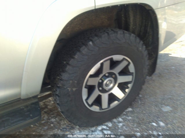 2018 Toyota 4Runner, VIN: JTEBU5JR4J5523285