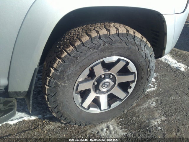 2018 Toyota 4Runner, VIN: JTEBU5JR4J5523285