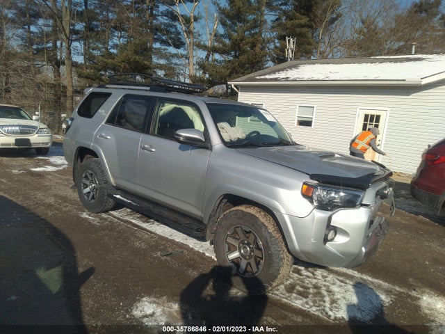 2018 Toyota 4Runner, VIN: JTEBU5JR4J5523285
