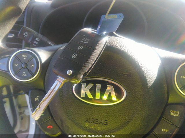KNDJN2A2XJ7545780 KIA Soul Base