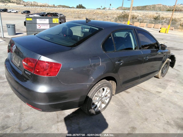 3VWDZ7AJ9BM377768 Volkswagen Jetta Sedan Se W