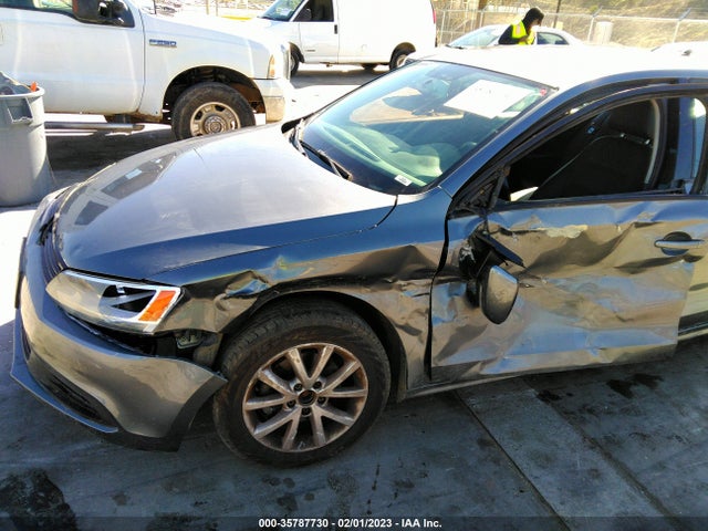 3VWDZ7AJ9BM377768 Volkswagen Jetta Sedan Se W