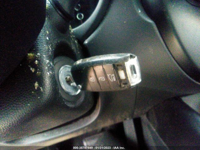 KNDJN2A27F7142072 KIA Soul Base