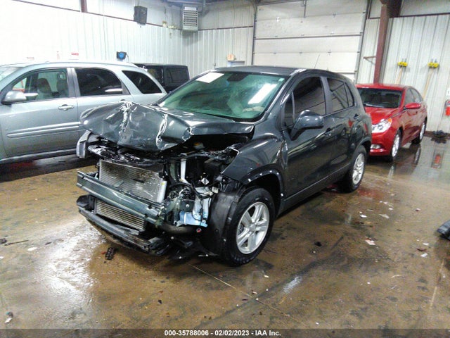 Chevrolet TRAX LS 2019 3GNCJNSB0KL189493 Image 2