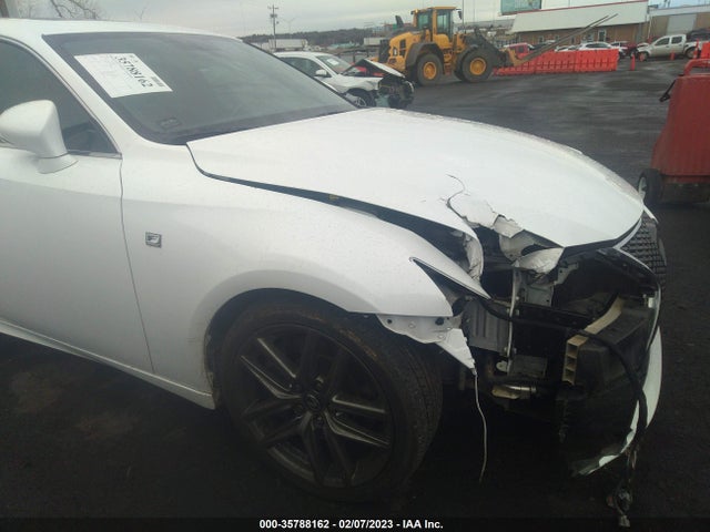 JTHBA1D29G5028589 Lexus IS 200T