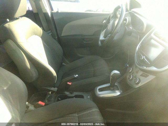 Chevrolet Sonic 2017 1G1JD5SB9H4103502 Image 6