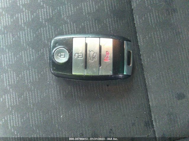 KNDJX3AA6H7886224 KIA Soul !