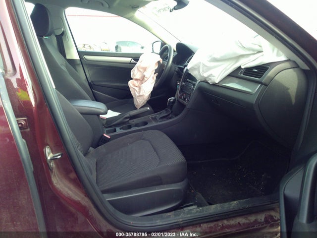 2013 VOLKSWAGEN PASSAT S VIN: 1VWAP7A33DC065900