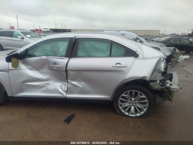 2017 Ford Taurus, VIN: 1FAHP2F82HG111827
