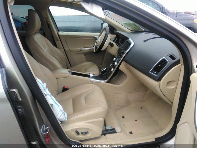 2016 Volvo XC60, VIN: YV4612RK3G2806675