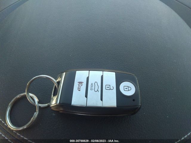 KNAFZ4A88E5110703 KIA FORTE EX