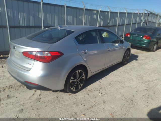 KNAFZ4A88E5110703 KIA FORTE EX
