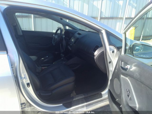 KNAFZ4A88E5110703 KIA FORTE EX