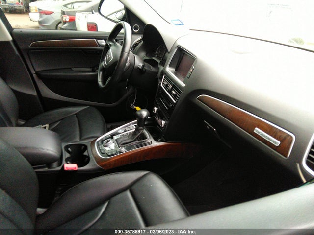 WA1LFAFP3EA094828 Audi Q5 Premium Plus