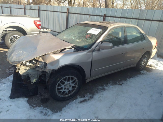 2000 HONDA ACCORD SDN EX W/LEATHER VIN: 1HGCG1652YA014913