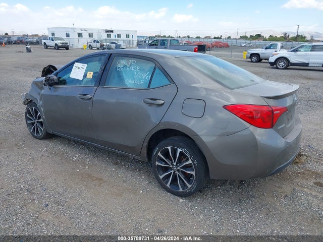 Toyota COROLLA SE 2018 5YFBURHE3JP739100 Image 3