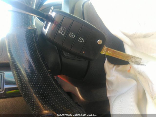 5XYKT4A68FG631897 KIA SORENTO LX