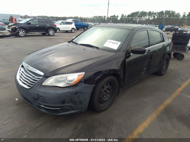 Chrysler 200 LX 2013 1C3CCBAB3DN734094 Image 2