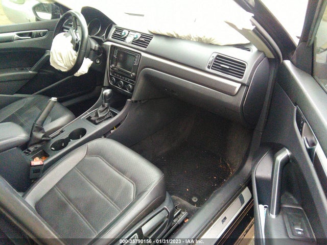 1VWDT7A30HC033775 Volkswagen Passat R-line W/comfort Pkg