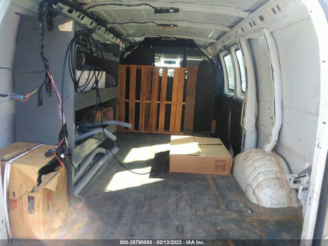 Chevrolet EXPRESS CARGO VAN 2016 1GCWGAFF5G1259563 Image 9